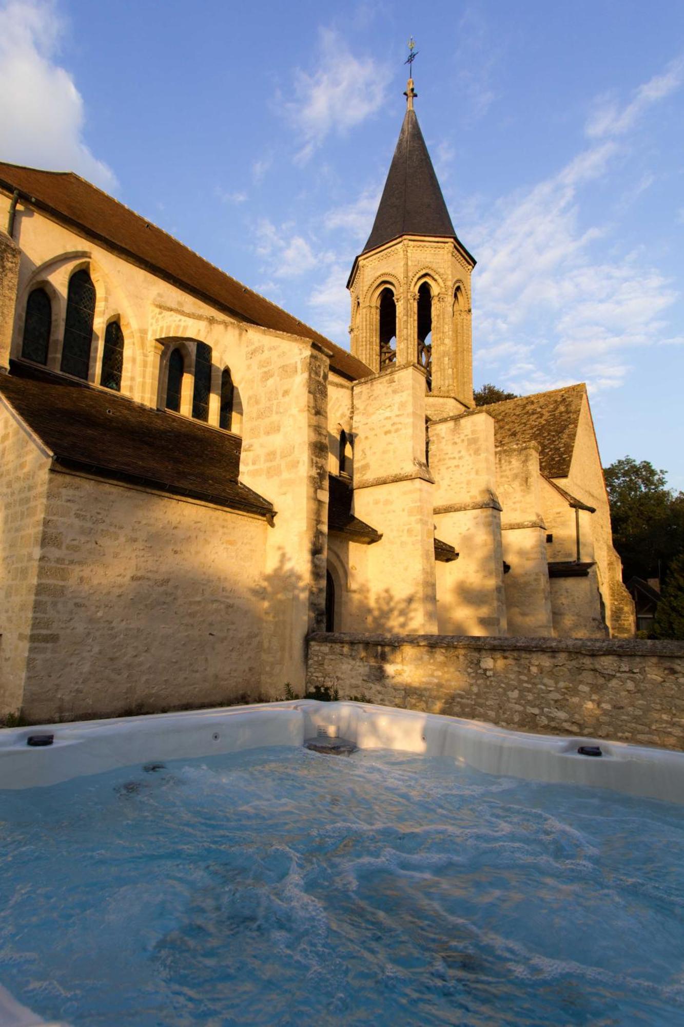 Le Presbytere De Thiverval Exteriör bild